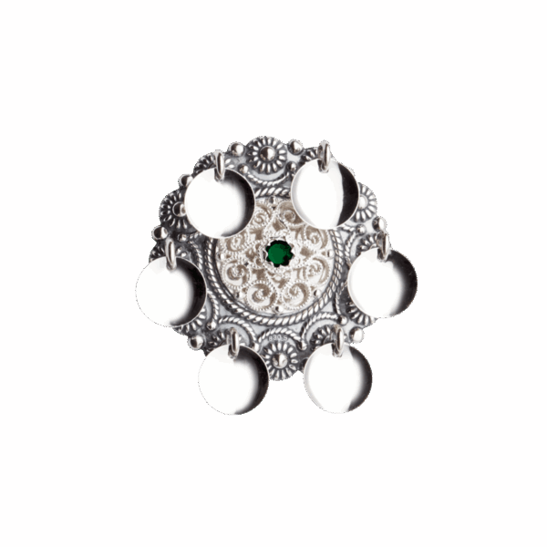 Sølje med grøn stein, oksidert