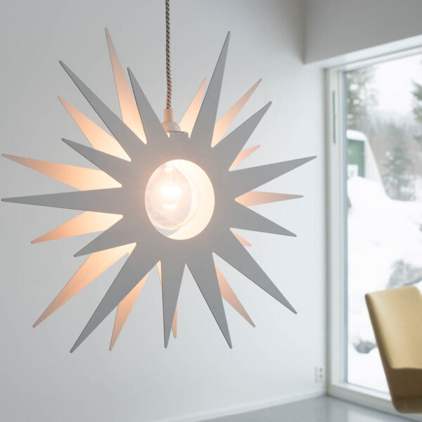 Stella julestjerne i metall