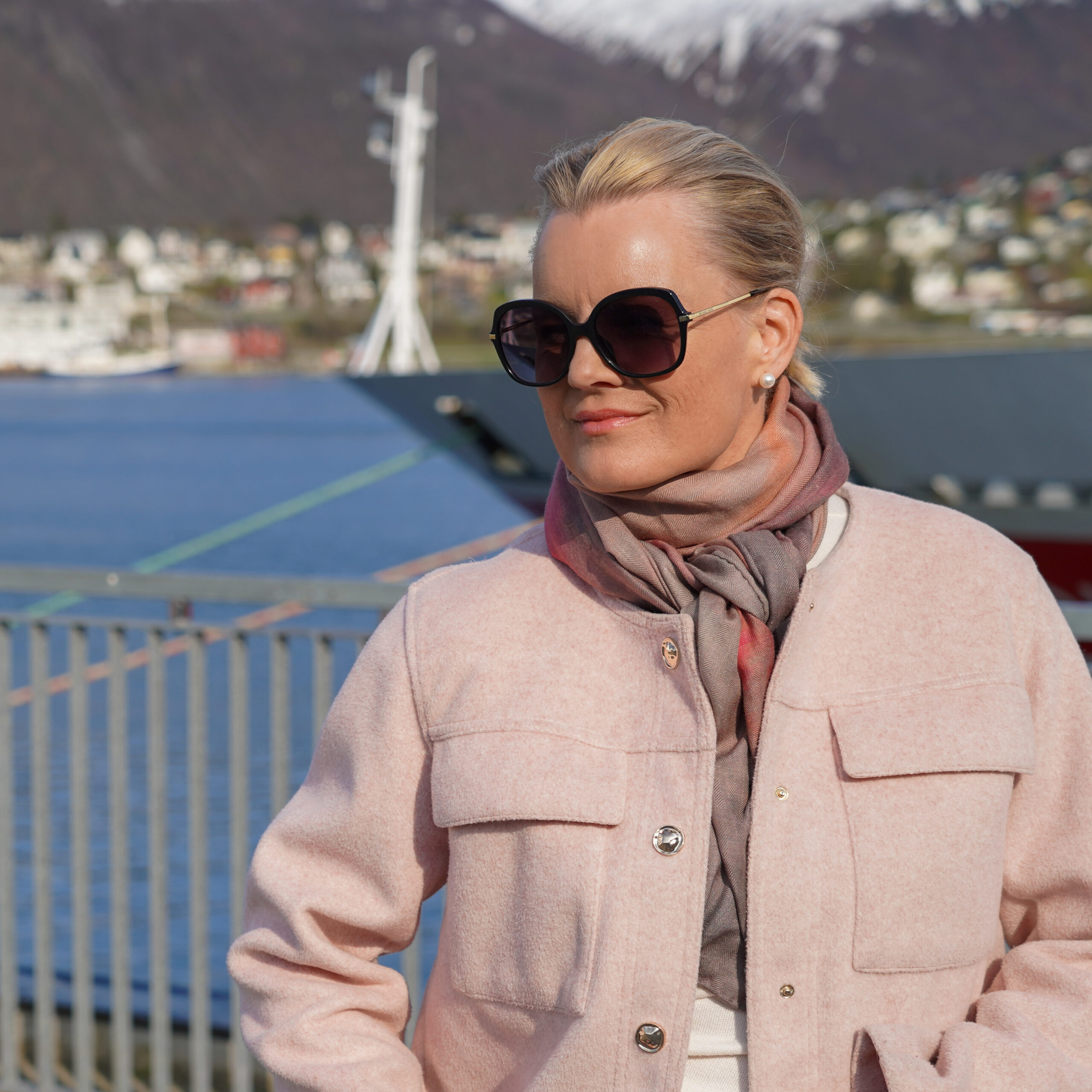 Skjerf LIGHT AND DARK - Bilde 3