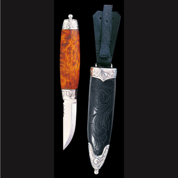 Bunadskniv Ola med handskåren slire