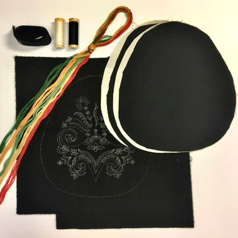 Materialpakke veske Vestfold Husflidslags kvinnebunad 32 modell - Bilde 1