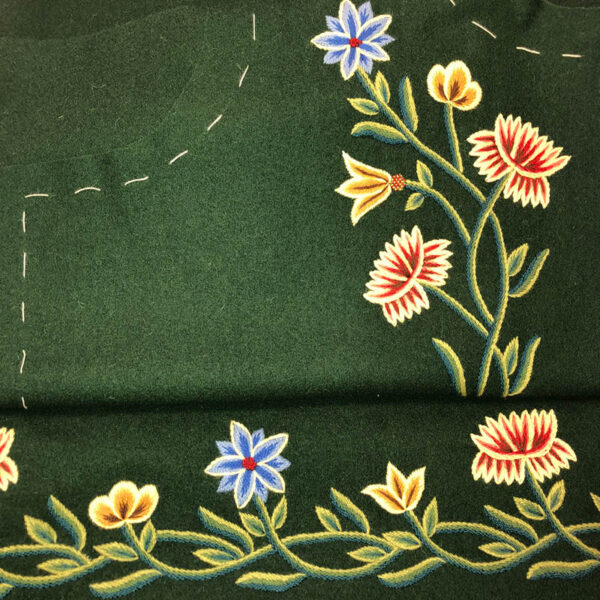 Materialpakke Nordlandsbunad dame, brodert