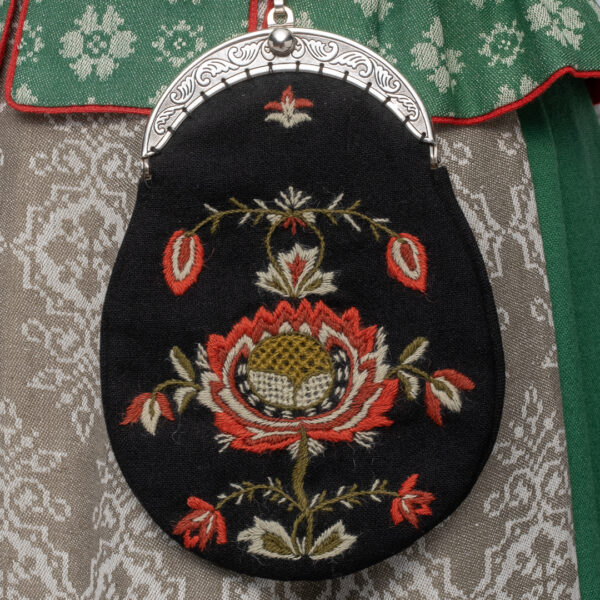 VESKE TIL DAME TRØNDERBUNAD