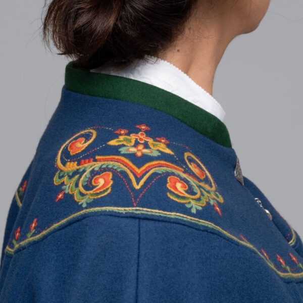 MATERIALPAKKE CAPE TIL VESTFOLD HUSFLIDSLAGS KVINNEBUNAD 32 MODELL