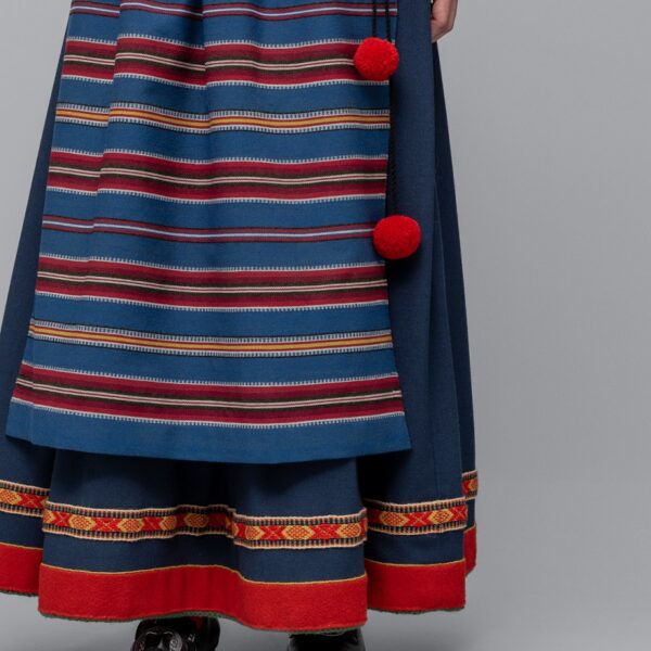 Materialpakke vevd forkle til Vestfold Husflidslags kvinnebunad 56 mod