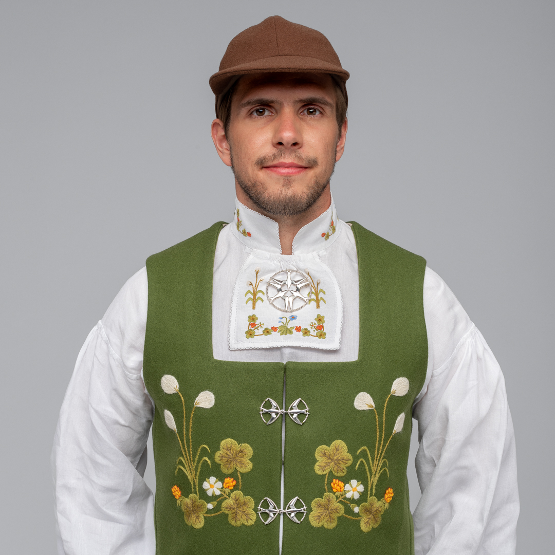 MATERIALPAKKE VEST FERDIG BRODERT, TIL SENJA FESTDRAKT FOR HERRE - Bilde 2