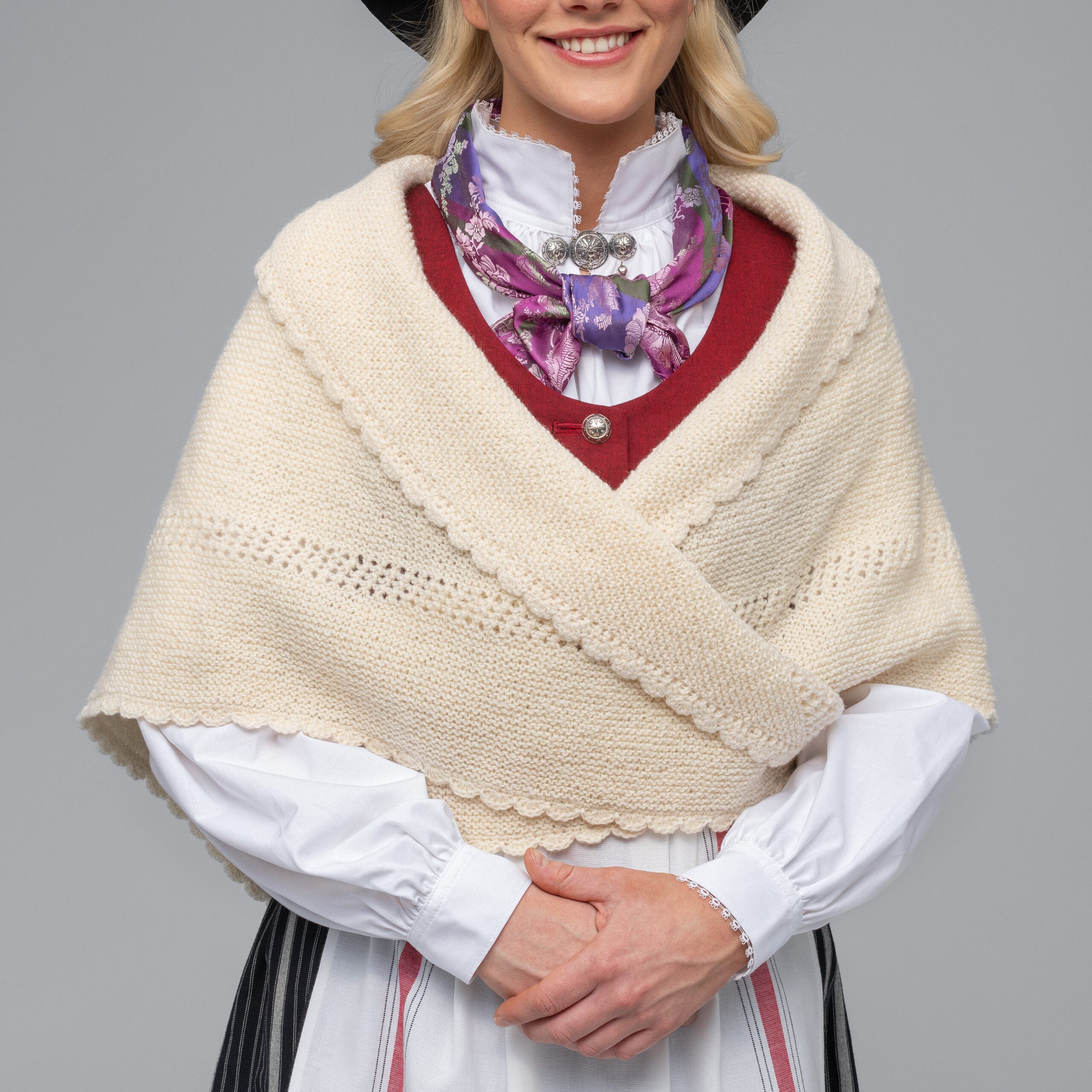 STRIKKEPAKKE, SJAL TIL TROMSBUNADEN FOR KVINNER - Bilde 2