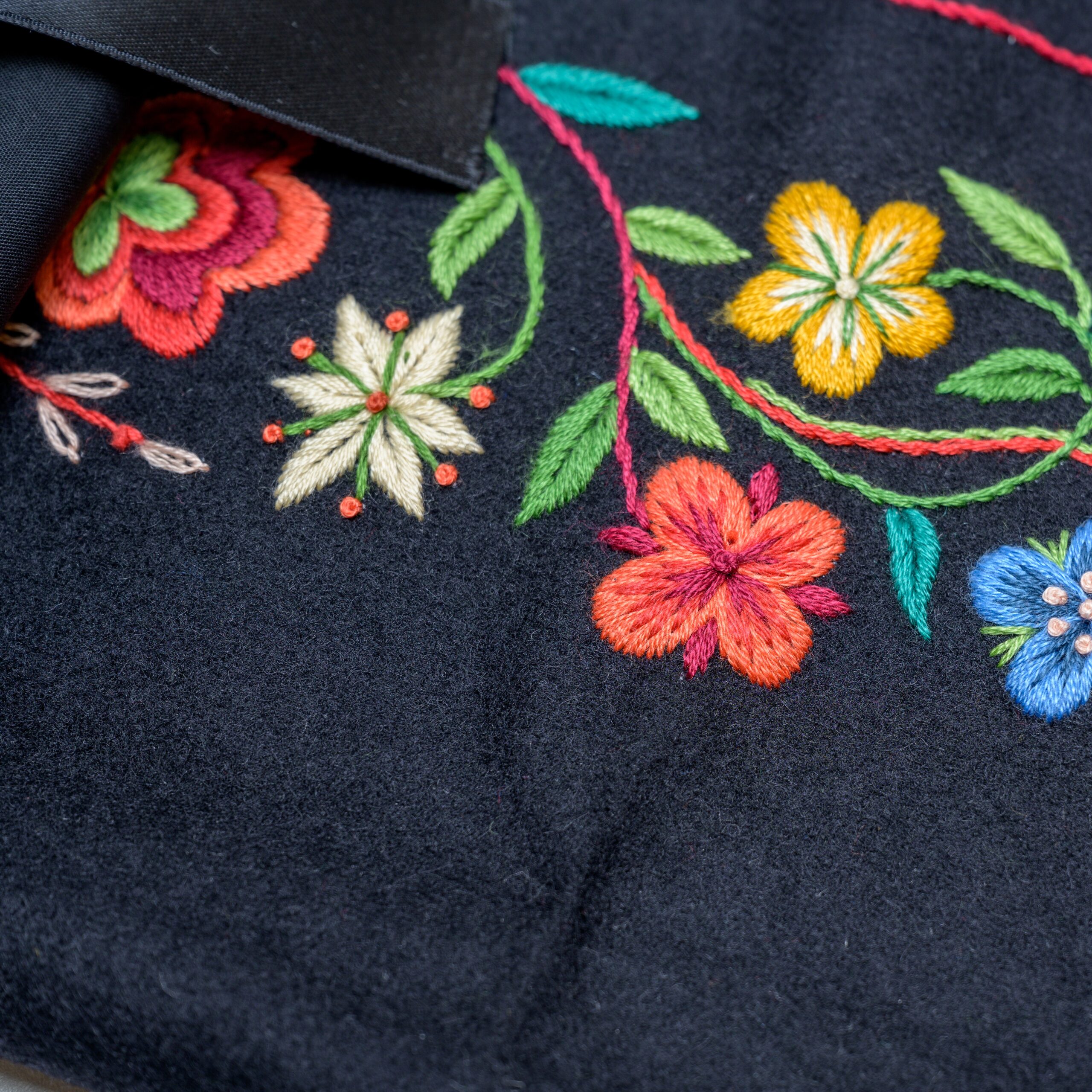 Materialpakke, pikelue til Balsfjordbunaden - Bilde 3