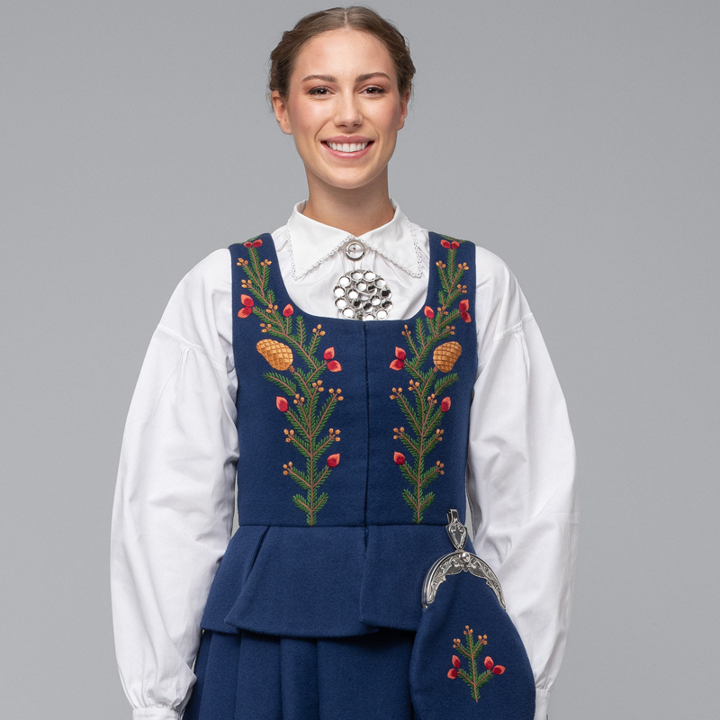 Materialpakke Ådalsbunad - Bilde 1