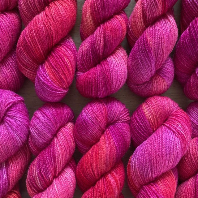 BLOMSTERERT – Håndfarget Finull 100g - Bilde 2