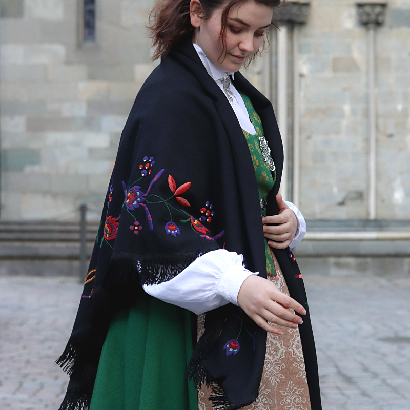 Materialpakke sjal som kan brukes til Trønderbunad - Bilde 2