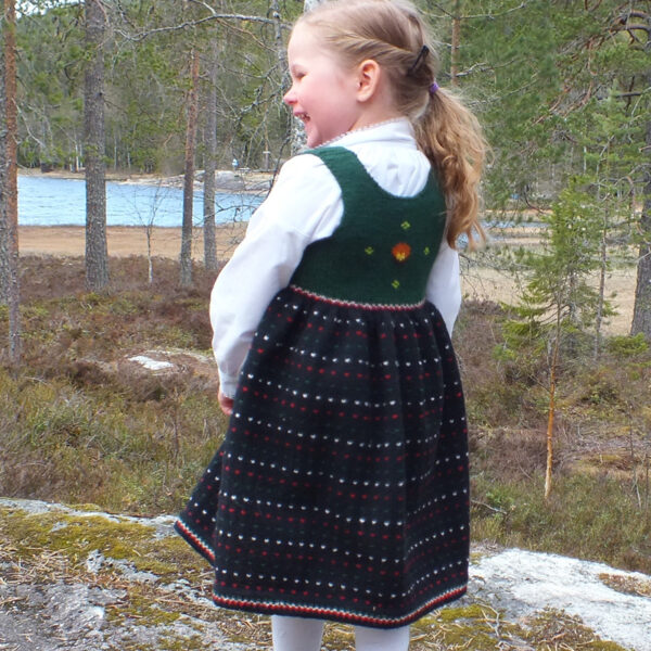 Strikkepakke Finstakken fra Ringerike Barn