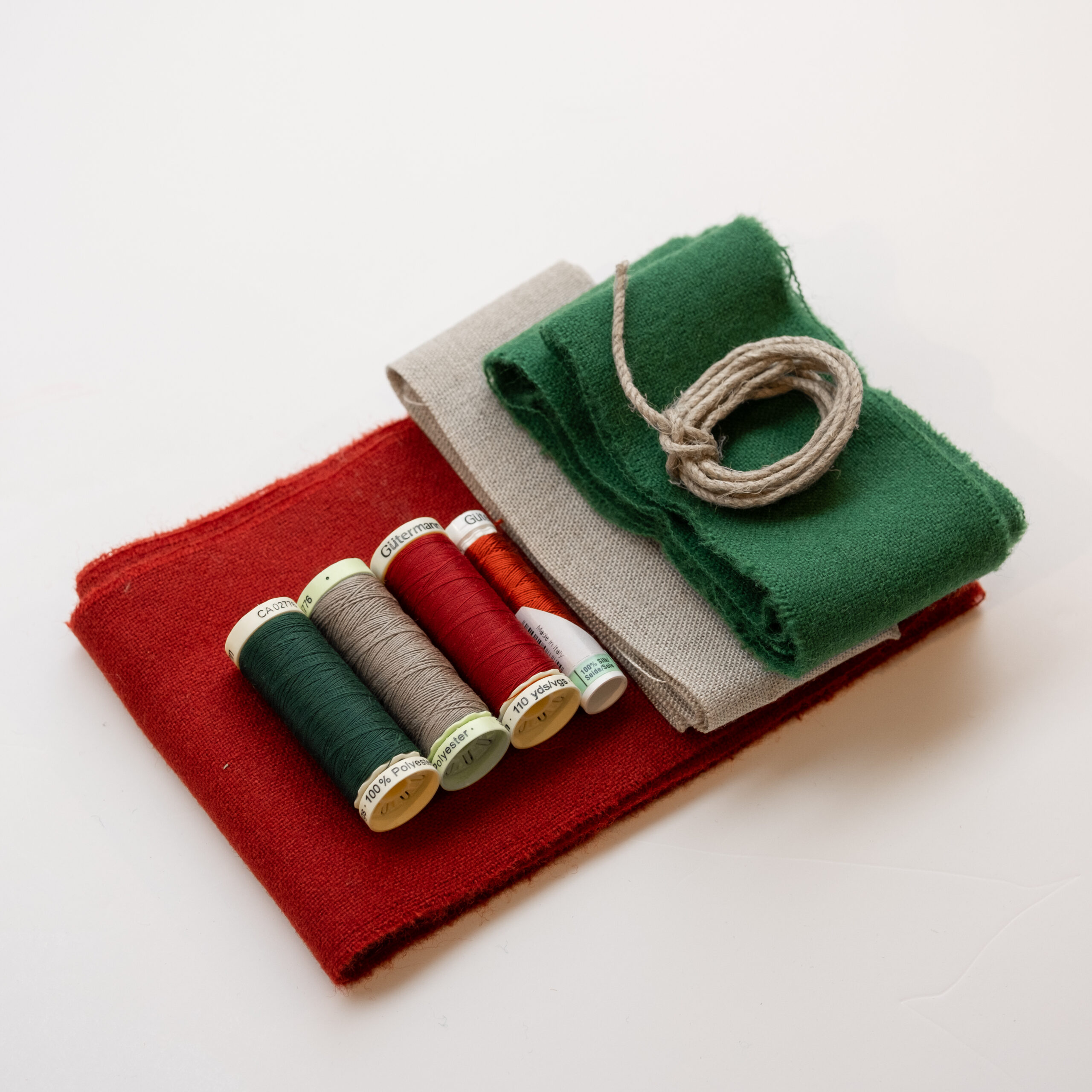 OMSØMSPAKKE TIL DAME TRØNDERBUNAD - Bilde 1