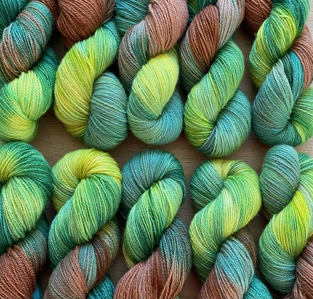 DANS PÅ PLATTEN – Håndfarget Finull 100g - Bilde 2