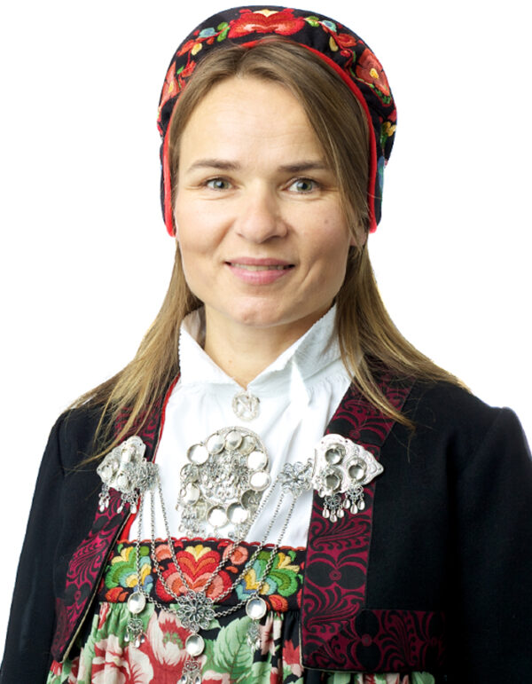Festbunad, Nes