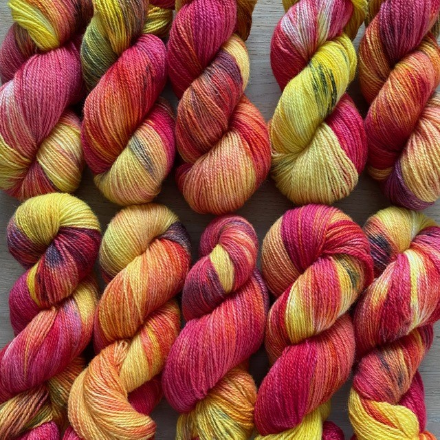 MIDNATTSOL – Håndfarget Finull 100g - Bilde 2