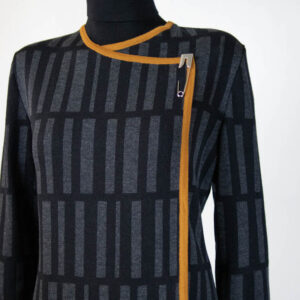 Lang jakke sort/grå med kant i oker - Bilde 2