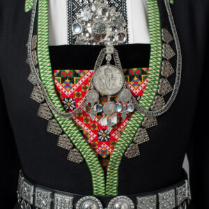 <h1>vinterbunad fra hardanger</h1>