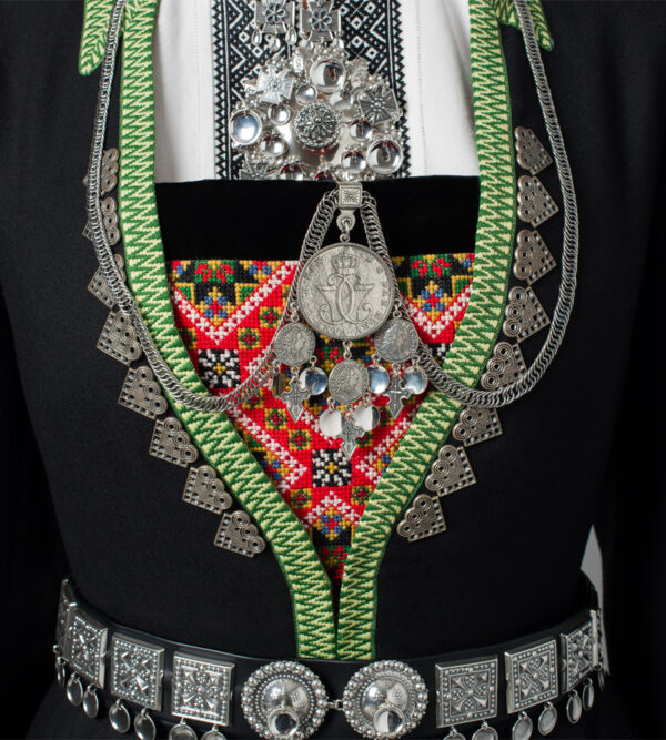 <h1>vinterbunad fra hardanger</h1>