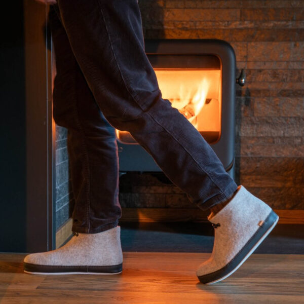 Grå tøfler i filt herre- den orginale Haustøffelen