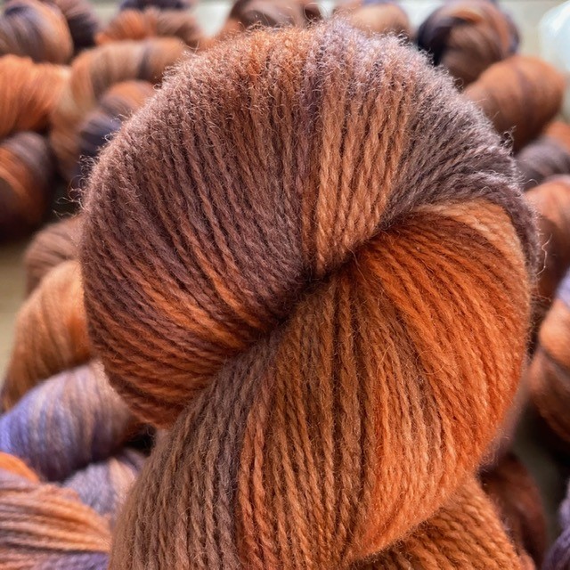 HØSTLØV – Håndfarget Finull 100g - Bilde 1