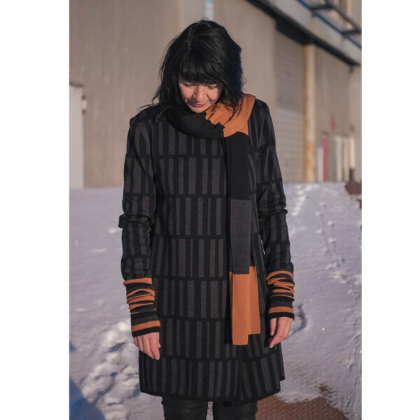 Lang jakke sort/grå fra DUODU