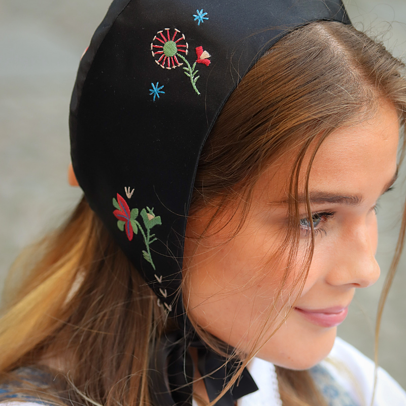 Materialpakke lue Selbu og Singsås til Trønderbunad - Bilde 1