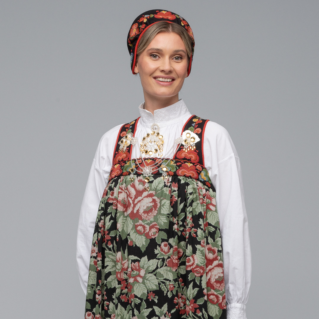 Festbunad, Nes - Bilde 1