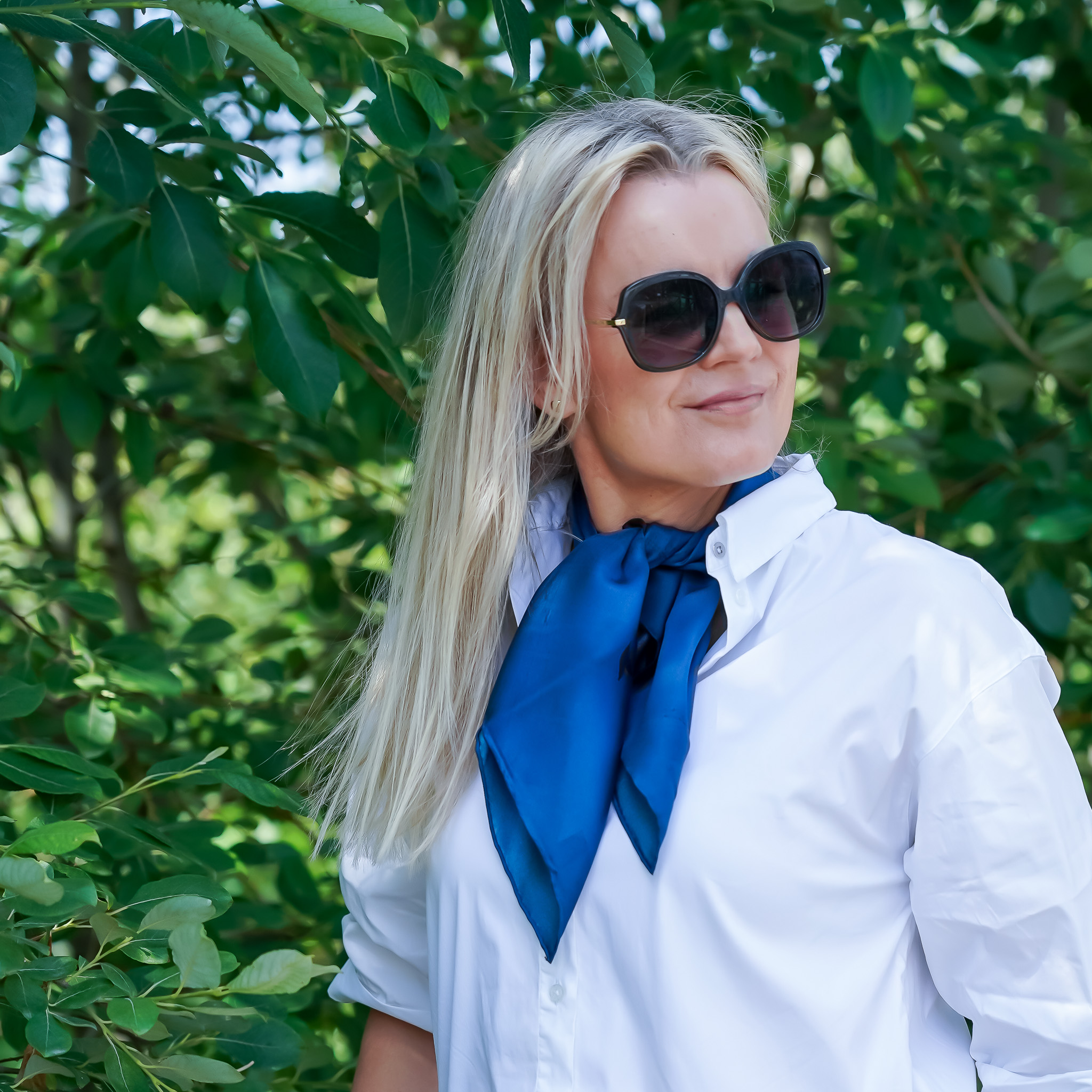 Silkeskjerf Fly high Blue 65x65 cm - Bilde 1