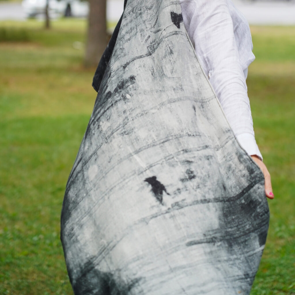 Skjerf OVER THE SEVEN SEAS/ BLACK AND WHITE