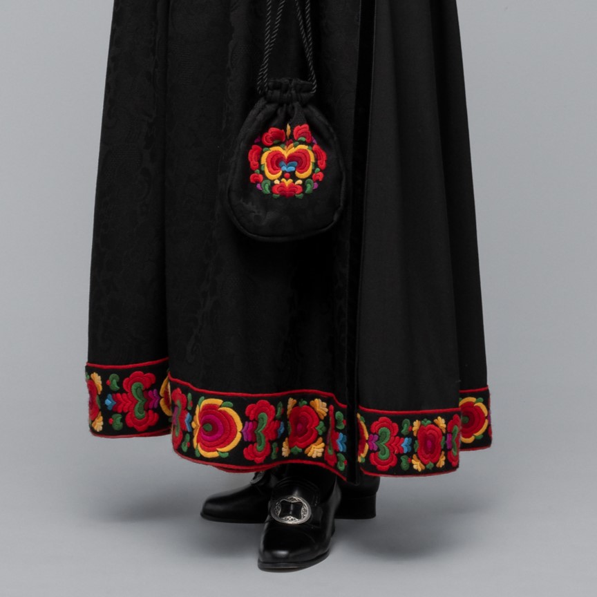 Materialpakke til brodert veske til bunad fra Øvre Hallingdal - Bilde 1