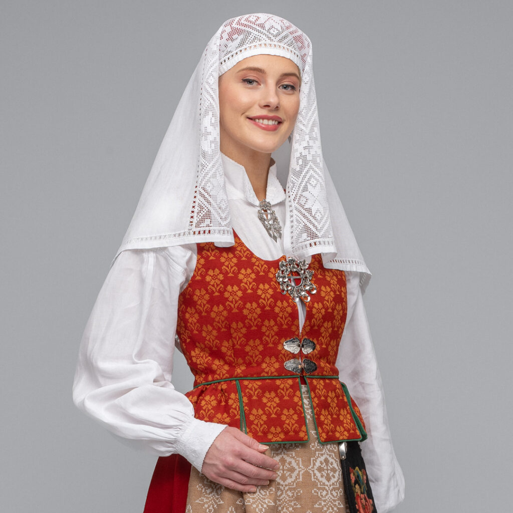 Rød Trønderbunad Gloria