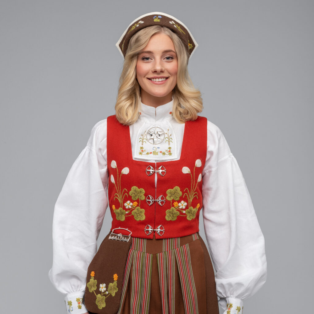 Senja festdrakt rød vest