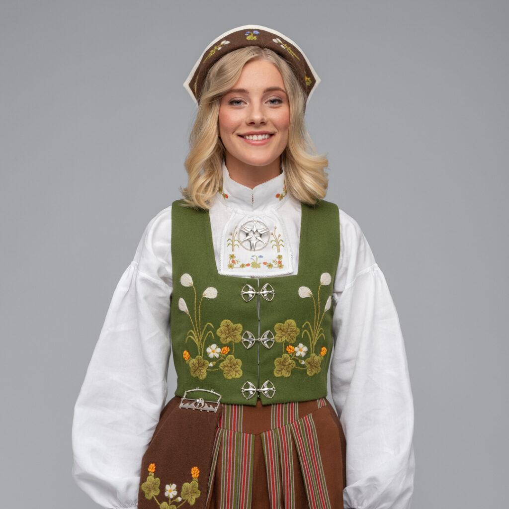 Senja festdrakt grønn vest