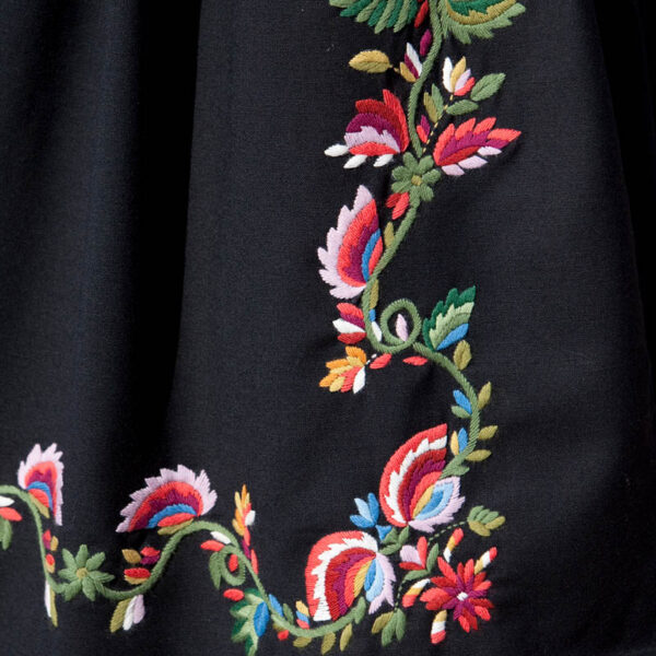 Materialpakke brodert sjal og forkle Vest-Agderbunad
