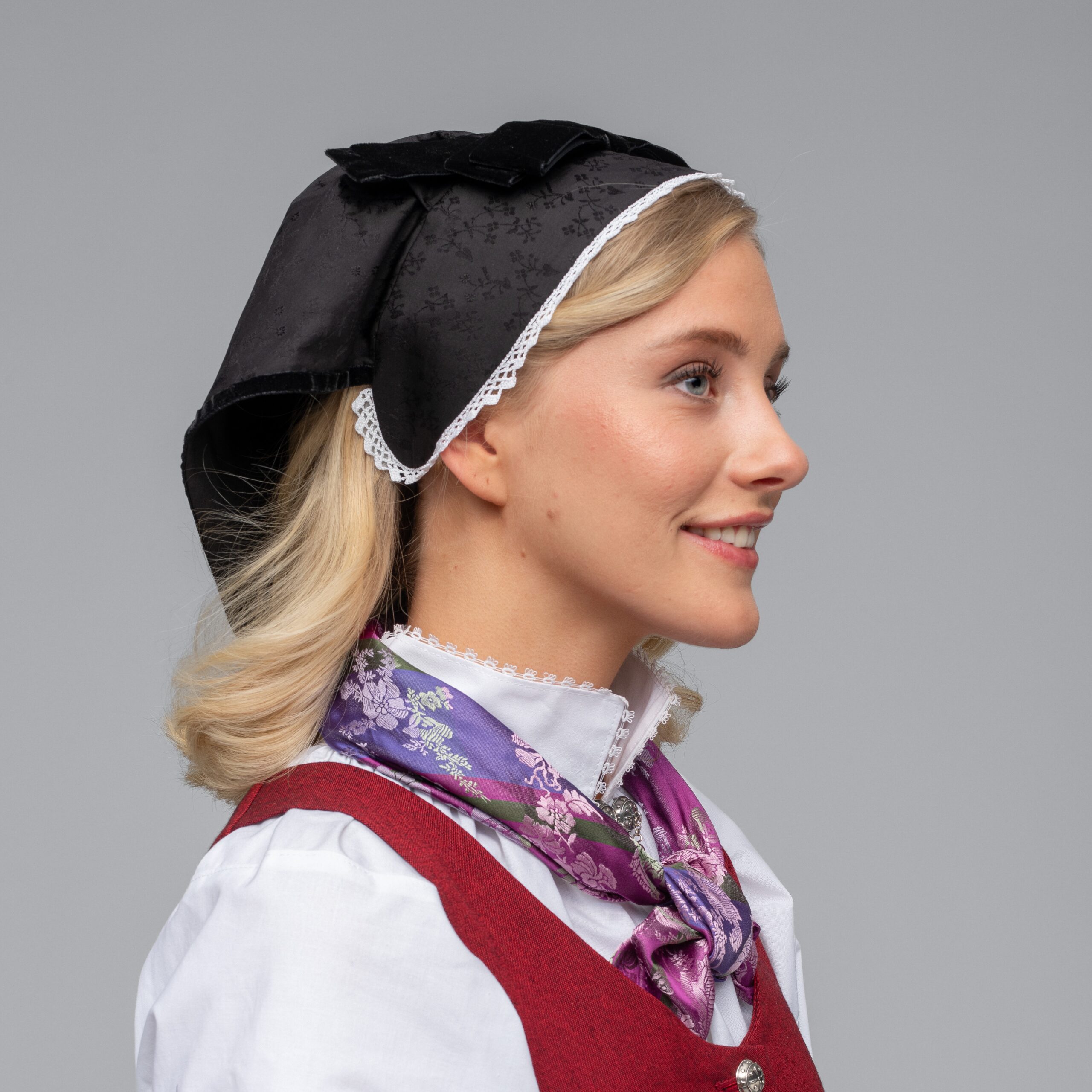 MATERIALPAKKE SKAUT TIL TROMSBUNADEN FOR KVINNER - Bilde 1