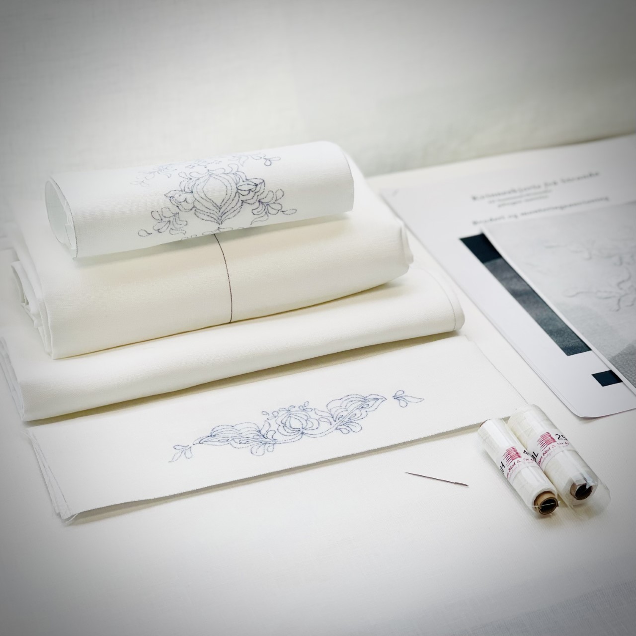 Materialpakke Stranda Dame Bunadsskjorte - Bilde 1