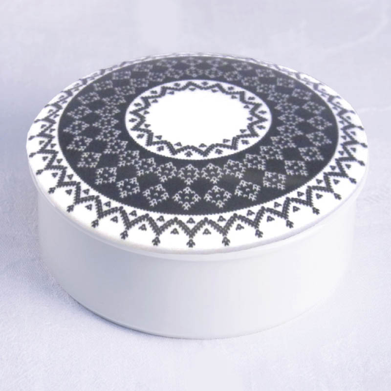 Tradisjon sort lite smykkeskrin - Bilde 1