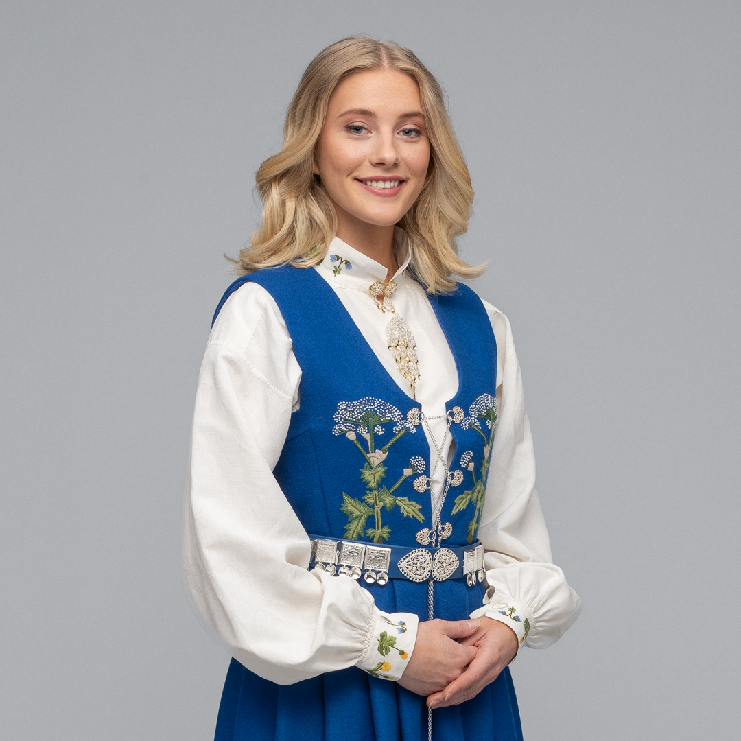 MATERIALPAKKE TIL SKJORTE, TROMSØ FESTDRAK FOR KVINNER - Bilde 1