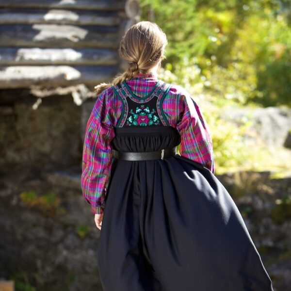 Broderingspakke til Lailastakken fra Hallingdal