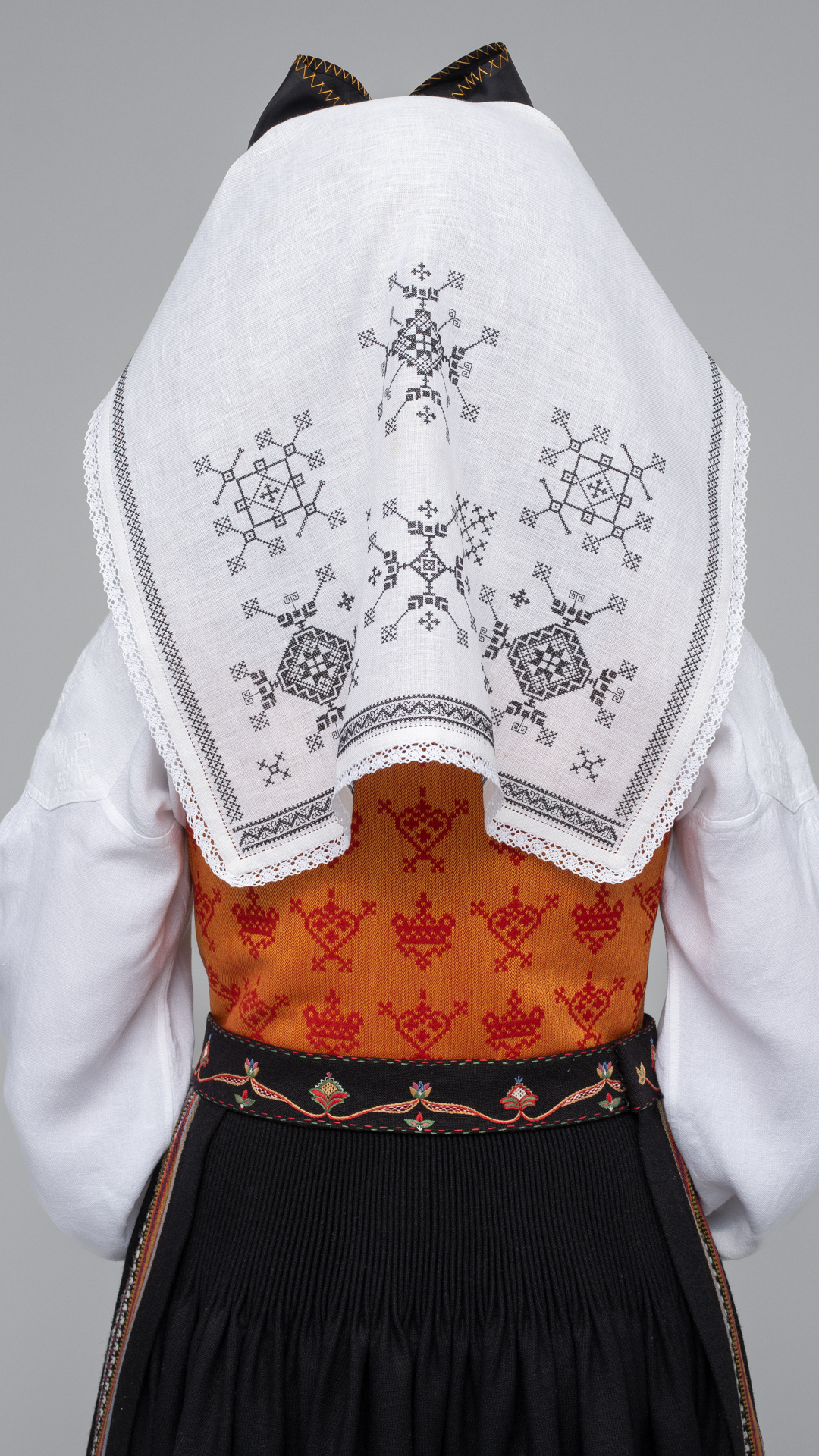 Kvinnebunad fra Vigra - Bilde 2
