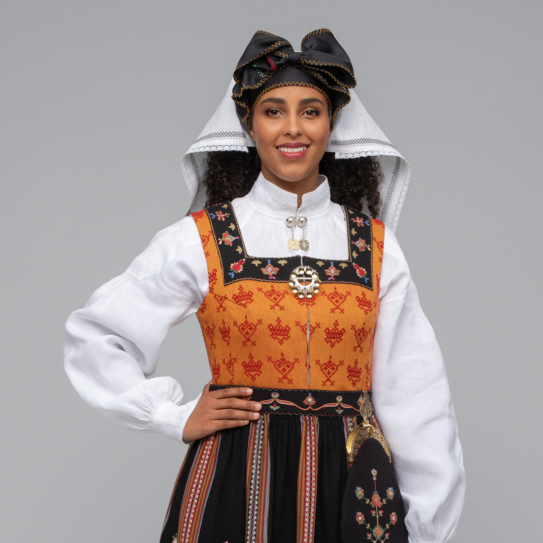 Kvinnebunad fra Vigra - Bilde 1