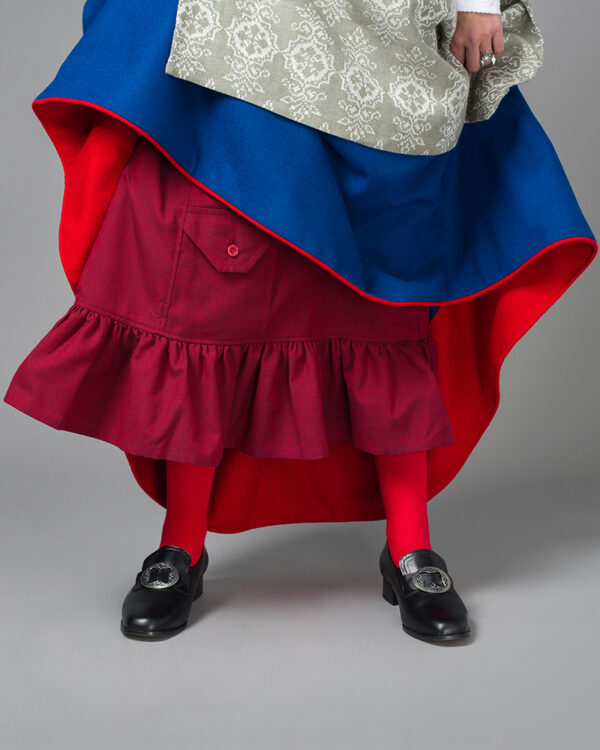 <p class="ingress">til Blå Trønderbunad</p>