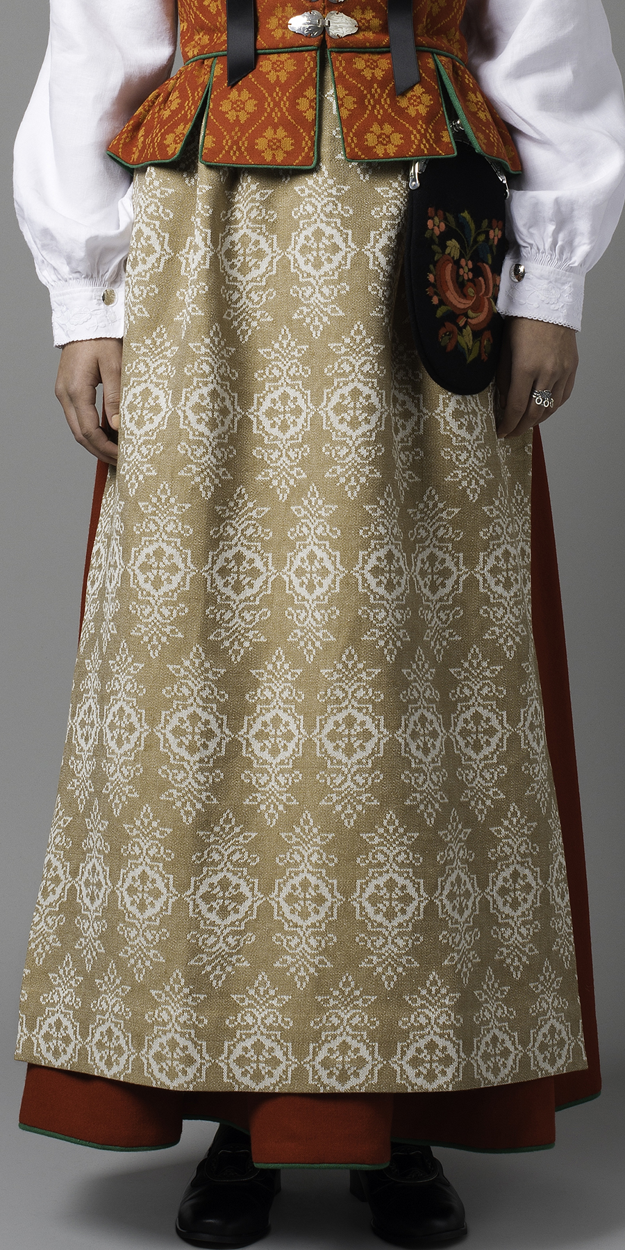 Sort Trønderbunad Gloria - Bilde 13