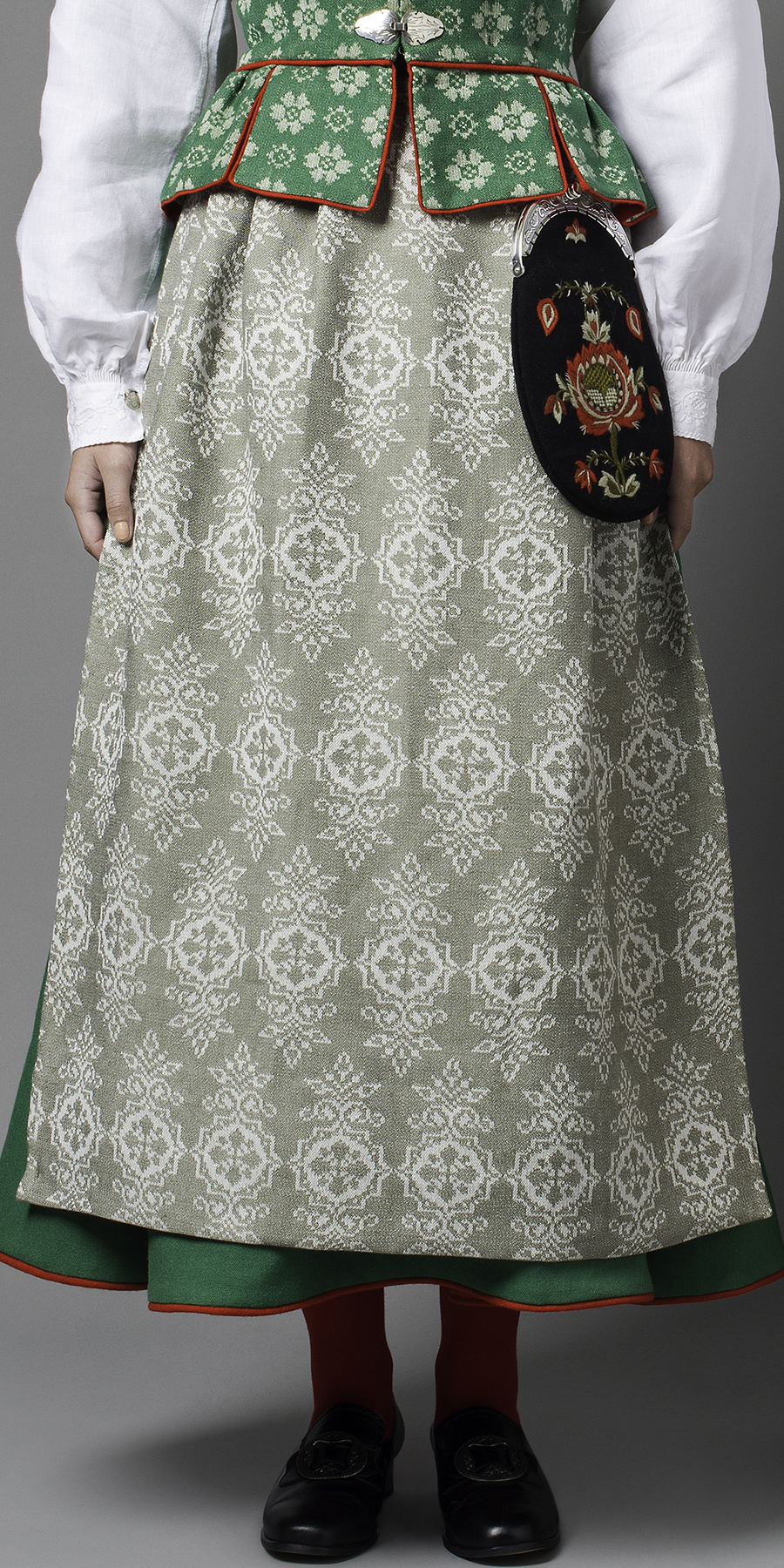 Rød Trønderbunad - Bilde 15