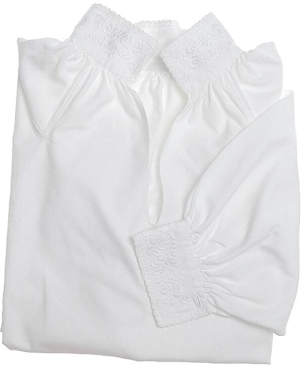 <p>Skjorta fås i lin eller bomull og har hvitsømsbroderier på linningene.</p>