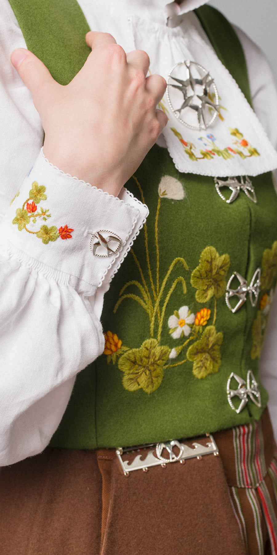 Senja festdrakt grønn vest - Bilde 7