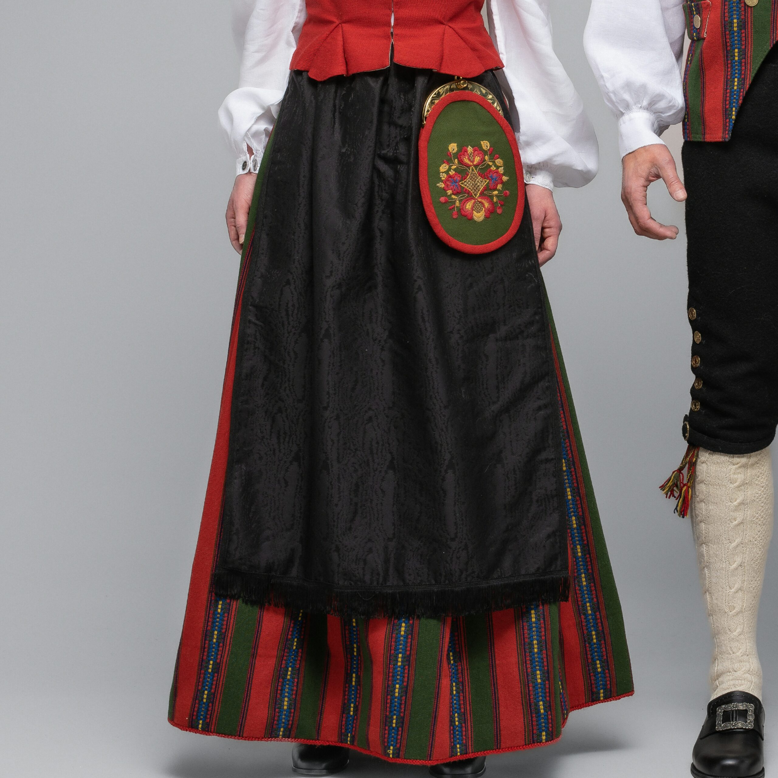 Materialpakke STAKK Oppdalsbunad - Bilde 3