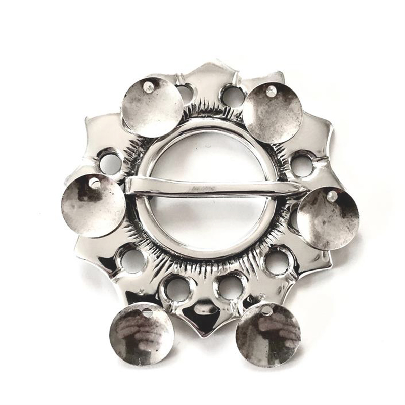 Stor Ringerike sølje med løv - Bilde 1