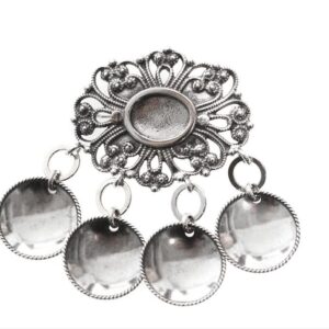 <p>Sølje med 12 ringer og 12 skåler er mye brukt i Valdres.</p>